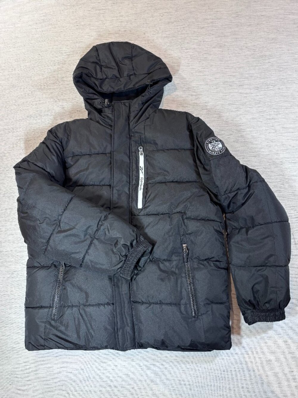 Reebok Men's Black Insulated Puffer Jacket, Hooded, Zip Pockets,  Size L